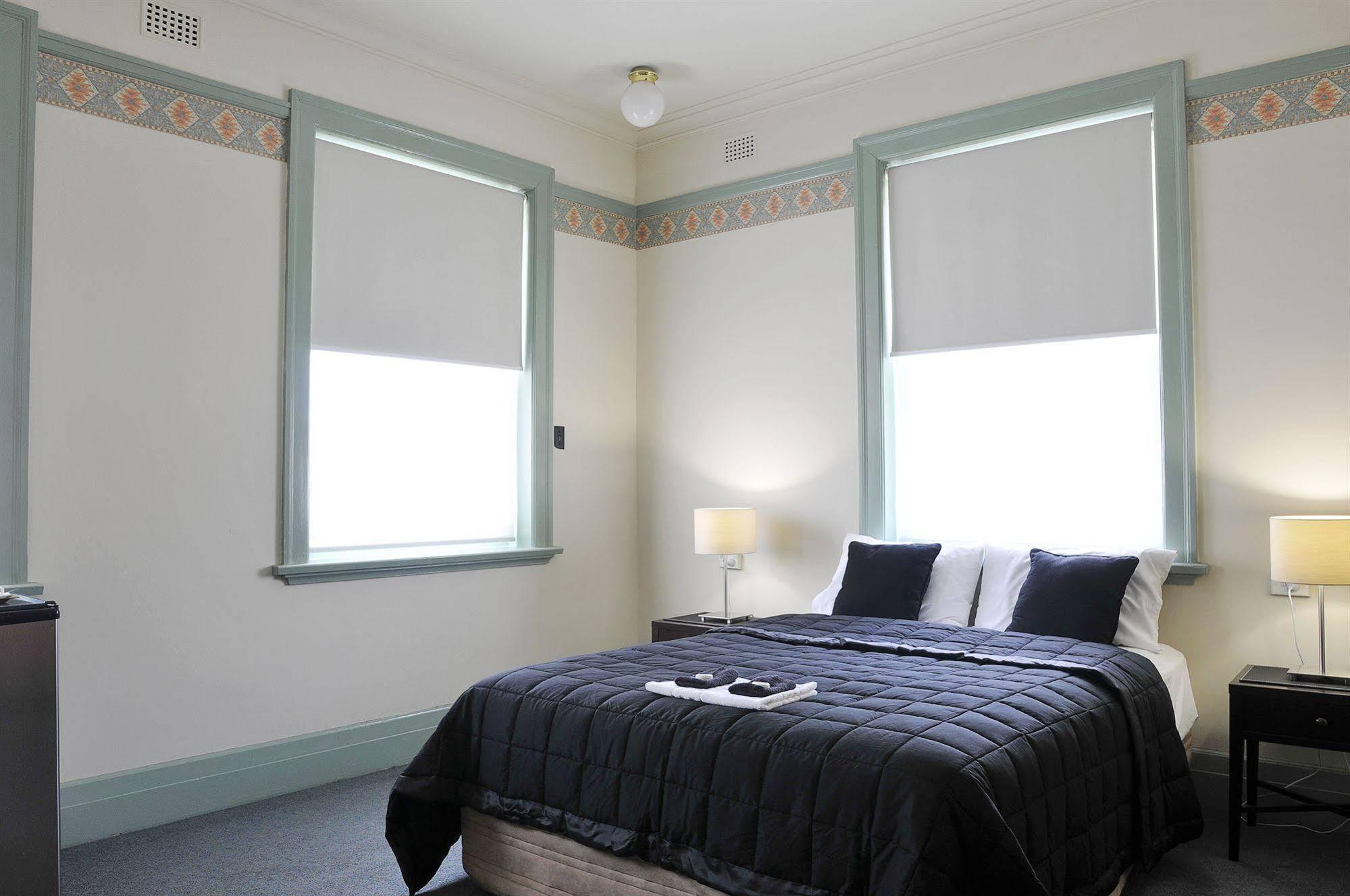 Hotel Gosford Bagian luar foto