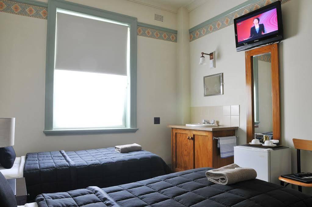 Hotel Gosford Bagian luar foto