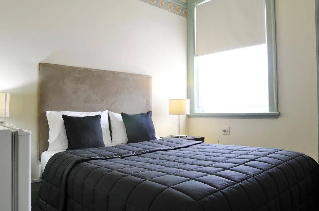 Hotel Gosford Bagian luar foto
