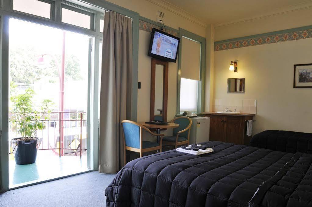 Hotel Gosford Bagian luar foto