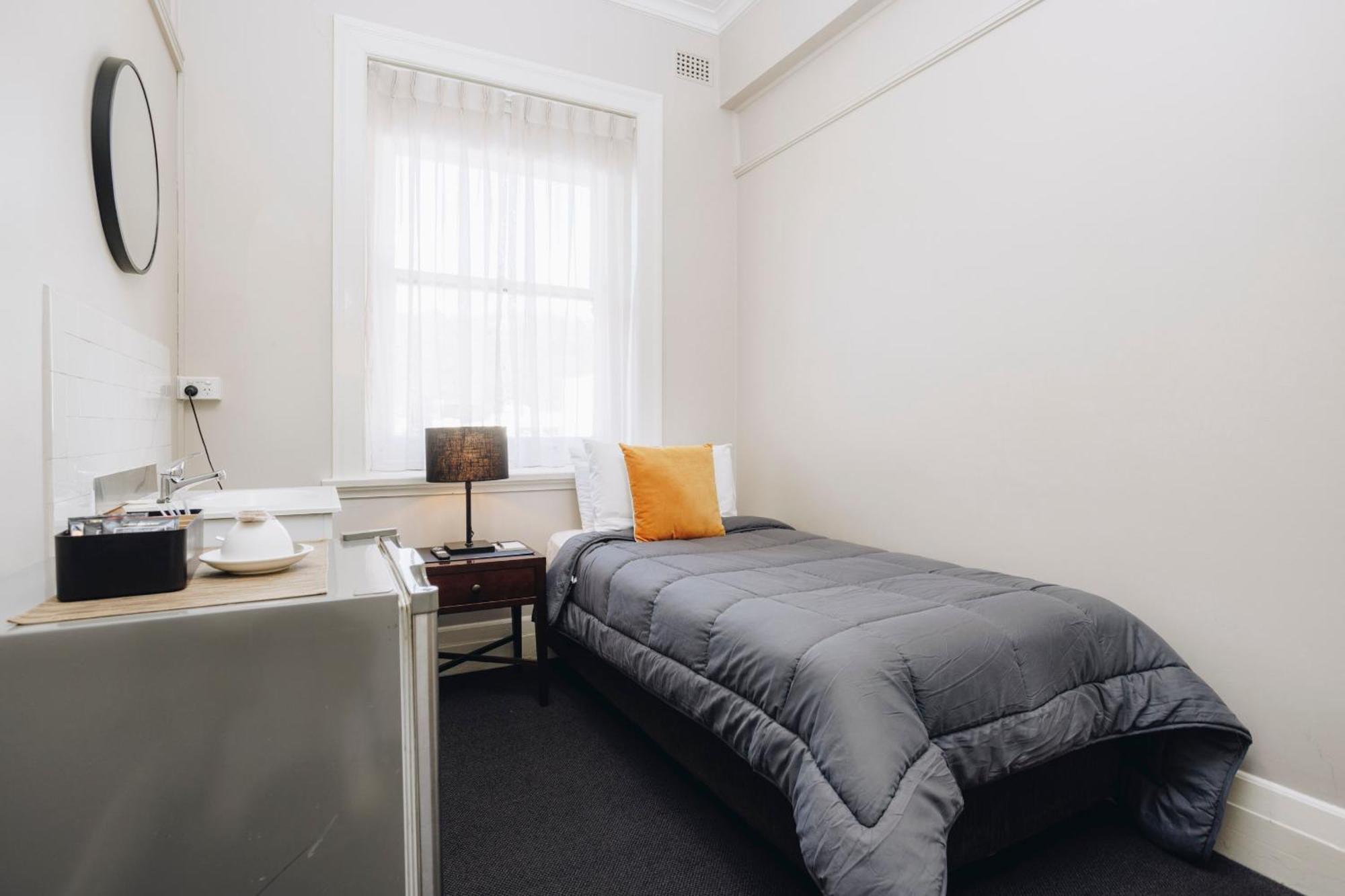 Hotel Gosford Bagian luar foto