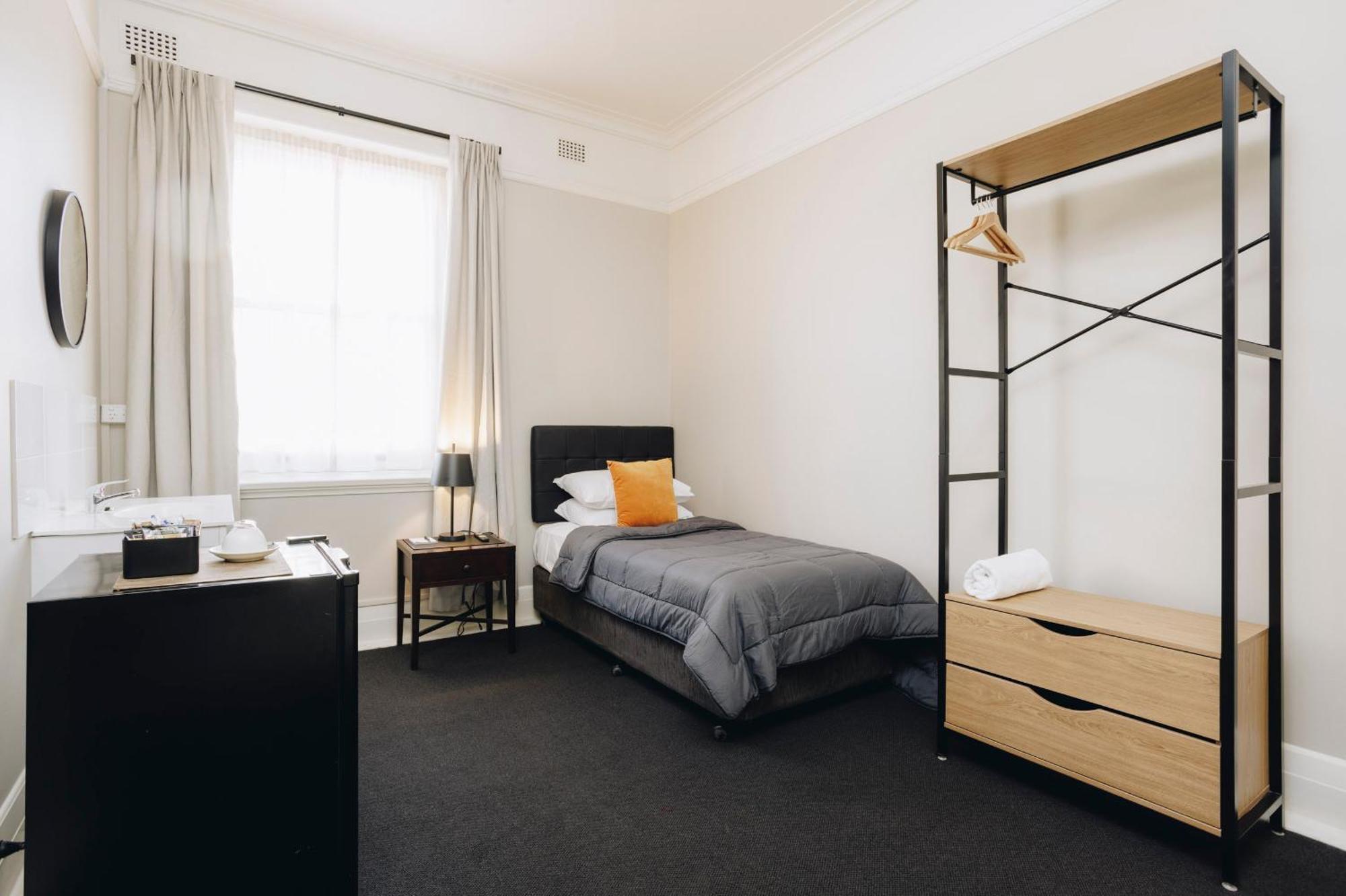 Hotel Gosford Bagian luar foto