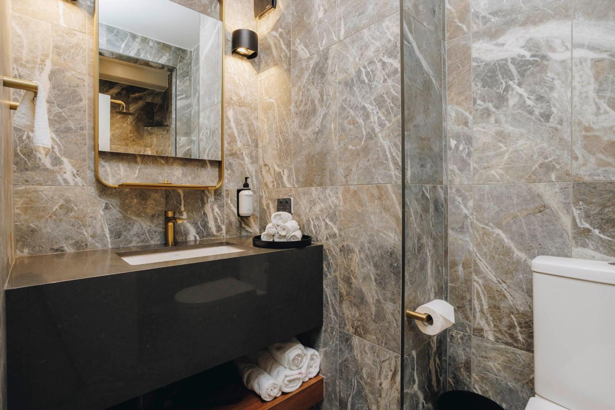 Hotel Gosford Bagian luar foto