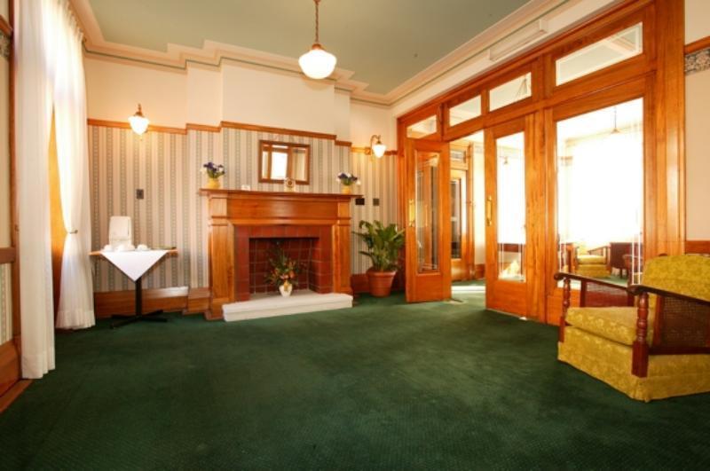 Hotel Gosford Bagian luar foto