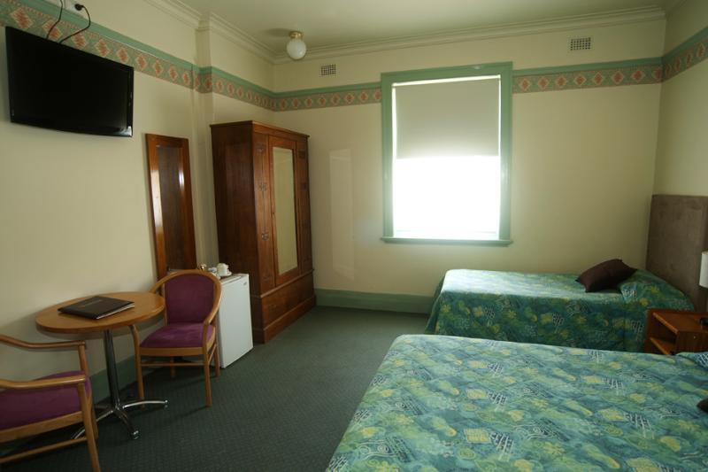 Hotel Gosford Bagian luar foto